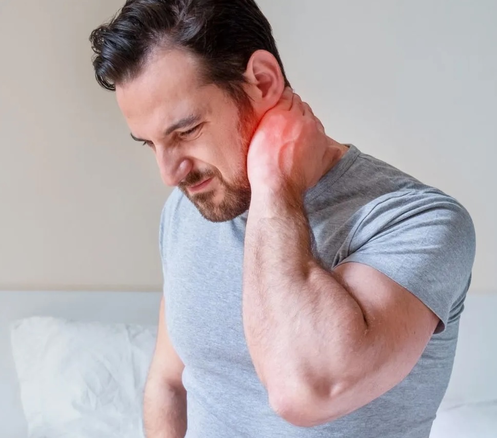 Paciente com rigidez de nuca